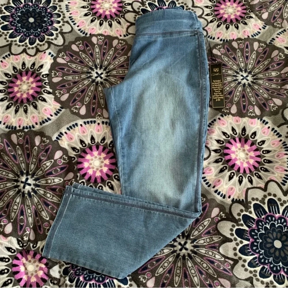 DG2 by Diane Gilman Blue Jeans - Picture 1 of 5